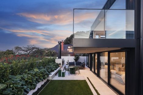 Photo of property in 8a Beachville Road, Redcliffs, Christchurch, 8081