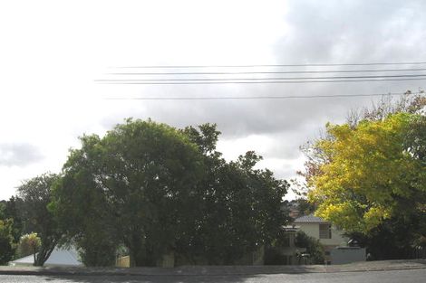 Photo of property in 1/4 Sunnynook Road, Sunnynook, Auckland, 0620