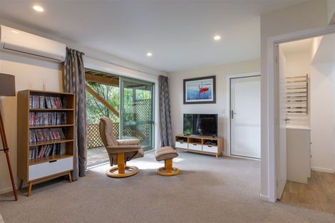 Photo of property in 21 Amelia Crescent, Waikawa, Picton, 7220