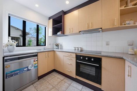 Photo of property in The Grange, 1/92 Bush Road, Albany, Auckland, 0632
