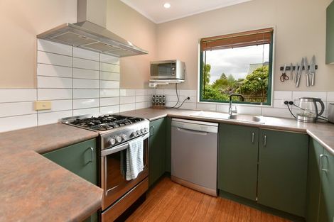 Photo of property in 1/12 Knott Road, Stanmore Bay, Whangaparaoa, 0932