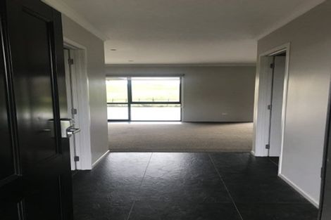 Photo of property in 30 Breaker Grove, Waiuku, 2123