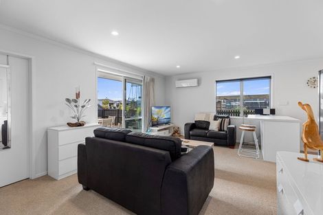 Photo of property in 3 Crest Way, Papamoa, 3118