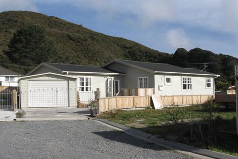 Photo of property in 23 Helvetia Grove, Naenae, Lower Hutt, 5011
