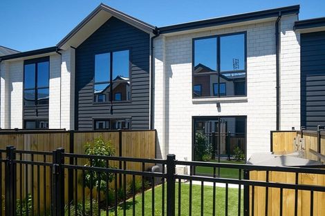 Photo of property in 10/172 Don Buck Road, Massey, Auckland, 0614