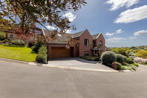 Photo of property in 2 Emerald Lane, Cashmere, Christchurch, 8022