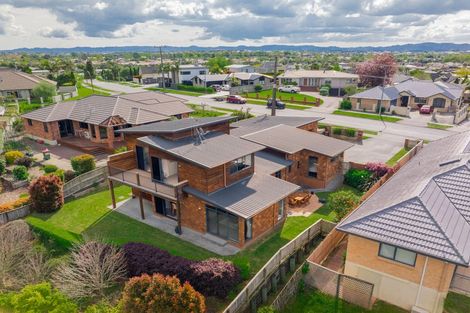 Photo of property in 76 Rototuna Road, Rototuna, Hamilton, 3210