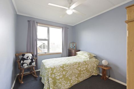 Photo of property in 8 Wairau Place, Kelvin Grove, Palmerston North, 4414