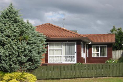 Photo of property in 92 Harmel Road, Glendene, Auckland, 0602