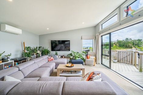 Photo of property in 9 Mulberry Street, Maungaraki, Lower Hutt, 5010