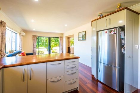 Photo of property in 19a Paparoa Road, Cockle Bay, Auckland, 2014