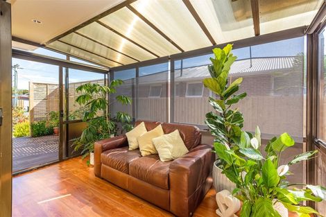 Photo of property in 61 Frensham Crescent, Woolston, Christchurch, 8062