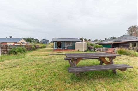 Photo of property in 10 Ewing Street, Hokio Beach, Levin, 5571