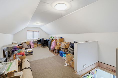 Photo of property in 71 Ruapehu Drive, Fitzherbert, Palmerston North, 4410