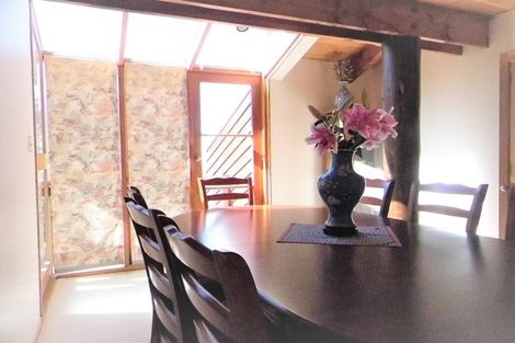 Photo of property in 5 Kekeno Grove, Tirohanga, Lower Hutt, 5010