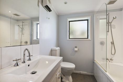 Photo of property in 59 Sutherland Road, Melrose, Wellington, 6023