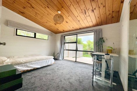 Photo of property in 646 Waitakere Road, Kumeu, 0891