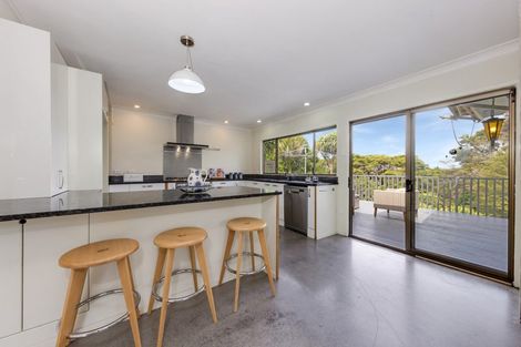 Photo of property in 1070 Scenic Drive North, Swanson, Auckland, 0816