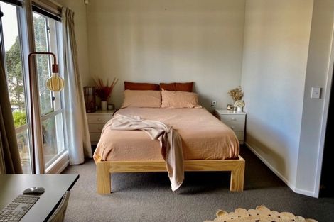 Photo of property in 8a Madeira Lane, Grafton, Auckland, 1023