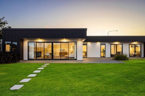 Photo of property in 2 John Raven Lane, Woodend, 7610