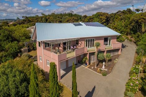 Photo of property in 64 Cheviot Street, Mangawhai Heads, Mangawhai, 0505
