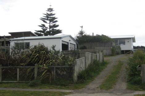 Photo of property in 16 Aranui Avenue, Waitarere Beach, Levin, 5510