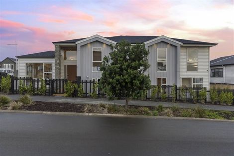 Photo of property in 48 Longshore Drive, Long Bay, Auckland, 0630