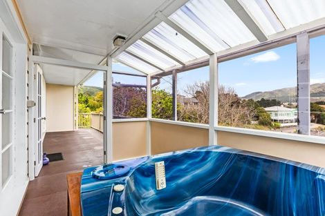 Photo of property in 9 Arawhata Street, Ranui, Porirua, 5024