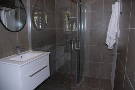 Photo of property in 14 Fitzpatrick Place, Chatswood, Auckland, 0626