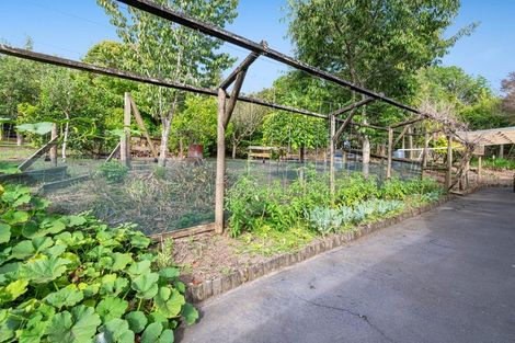 Photo of property in 1688 South Head Road, South Head, Helensville, 0874