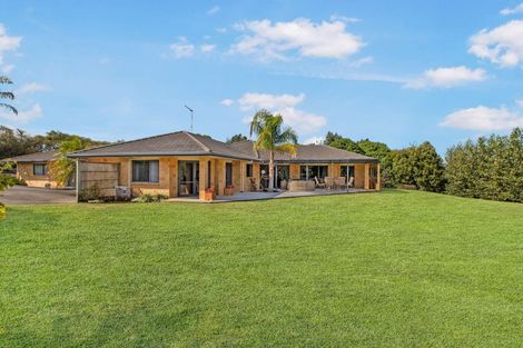 Photo of property in 12 Gleaming Place, Waiuku, 2123