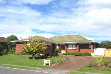 Photo of property in 8 Loloma Drive, Half Moon Bay, Auckland, 2012