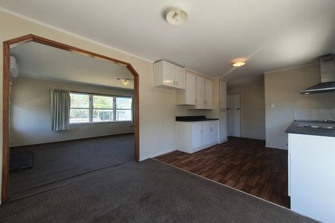 Photo of property in 9 Gloria Avenue, Te Atatu Peninsula, Auckland, 0610