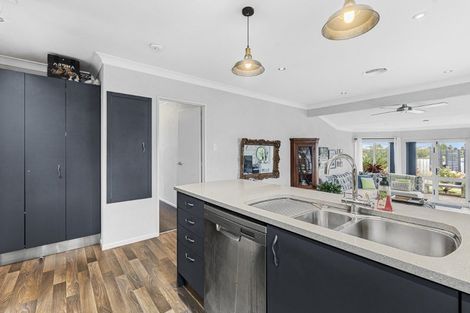 Photo of property in 3 Jensen Place, Frankleigh Park, New Plymouth, 4310