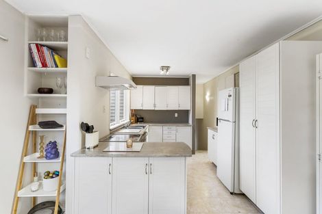 Photo of property in 46 Cardiff Road, Pakuranga, Auckland, 2010