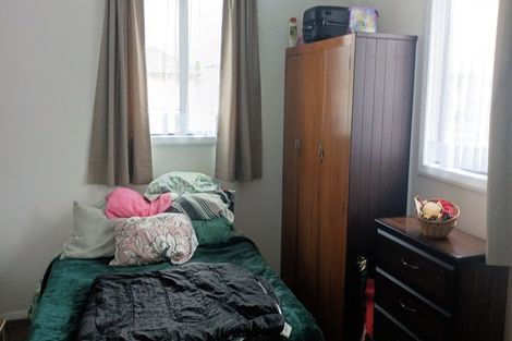 Photo of property in 13 Pakington Street, Westport, 7825