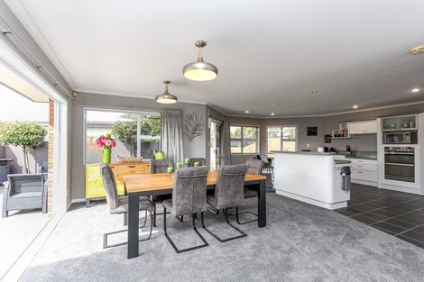 Photo of property in 76 Branch Road, Highlands Park, New Plymouth, 4312