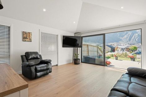 Photo of property in 19 Grain Close, Jacks Point, 9371