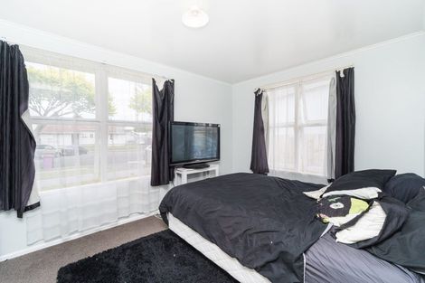 Photo of property in 14 Otaki Place, Westbrook, Palmerston North, 4412