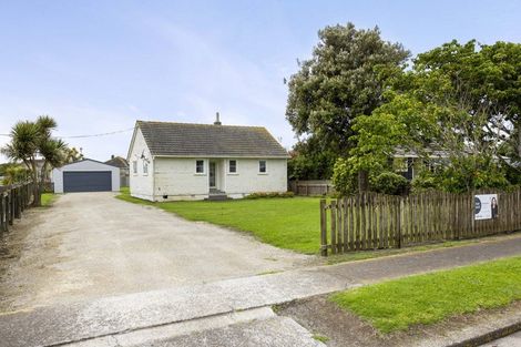 Photo of property in 12 Egmont Street, Patea, 4520