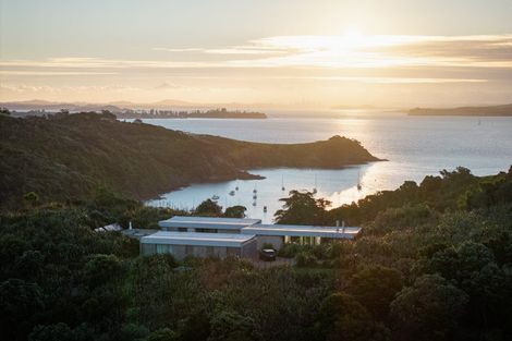 Photo of property in 82 Delamore Drive, Oneroa, Waiheke Island, 1081