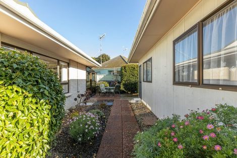 Photo of property in 18a Pahiatua Street, Hokowhitu, Palmerston North, 4410