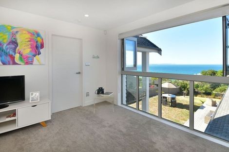 Photo of property in 110 Vipond Road, Stanmore Bay, Whangaparaoa, 0932