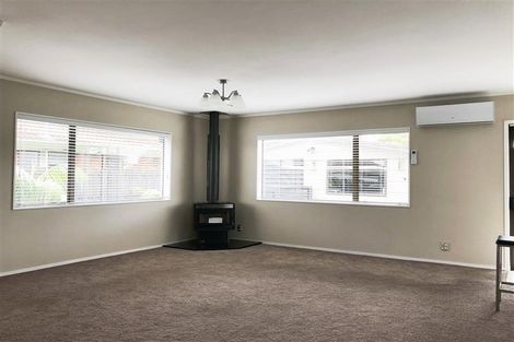 Photo of property in 22 Sturges Road, Henderson, Auckland, 0612