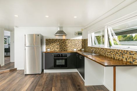 Photo of property in 44 Rewi Street, Torbay, Auckland, 0630