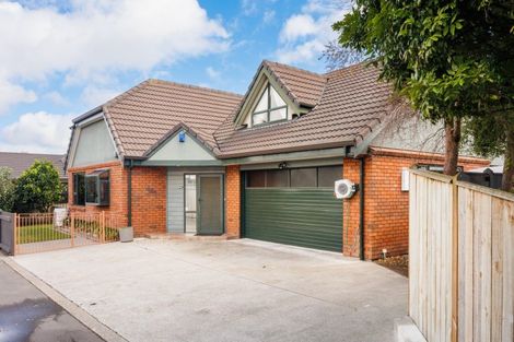 Photo of property in 76a Albert Street, Palmerston North, 4414