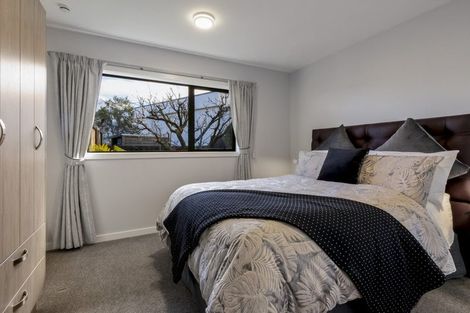 Photo of property in 18 Poplar Drive, Kelvin Heights, Queenstown, 9300