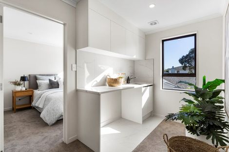 Photo of property in 136c Forrest Hill Road, Forrest Hill, Auckland, 0620