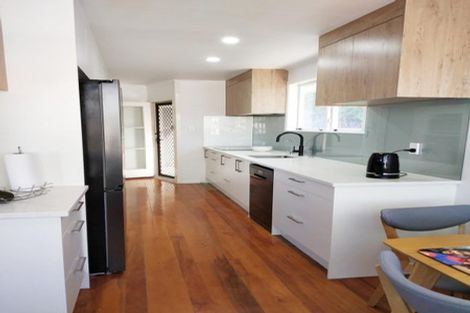 Photo of property in 140 Ti Rakau Drive, Pakuranga, Auckland, 2010