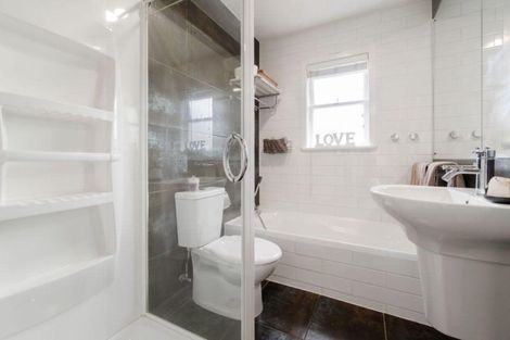 Photo of property in 94 Colwill Road, Massey, Auckland, 0614